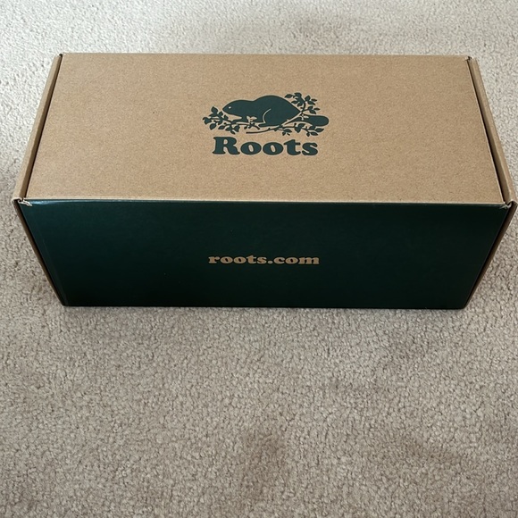 💜 HOST PICK 💜 Roots Kingston Sandal in Black - Picture 8 of 9